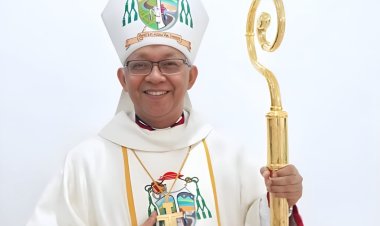 ഇന്തോനേഷ്യൻ ബിഷപ്പ് പാസ്‌കലിസ് ബ്രൂണോ സ്യൂക്കൂർ, പൗരോഹിത്യ ജീവിതത്തിൽ വളരാൻ കർദ്ദിനാൾ ബഹുമതി നിരസിച്ചു.